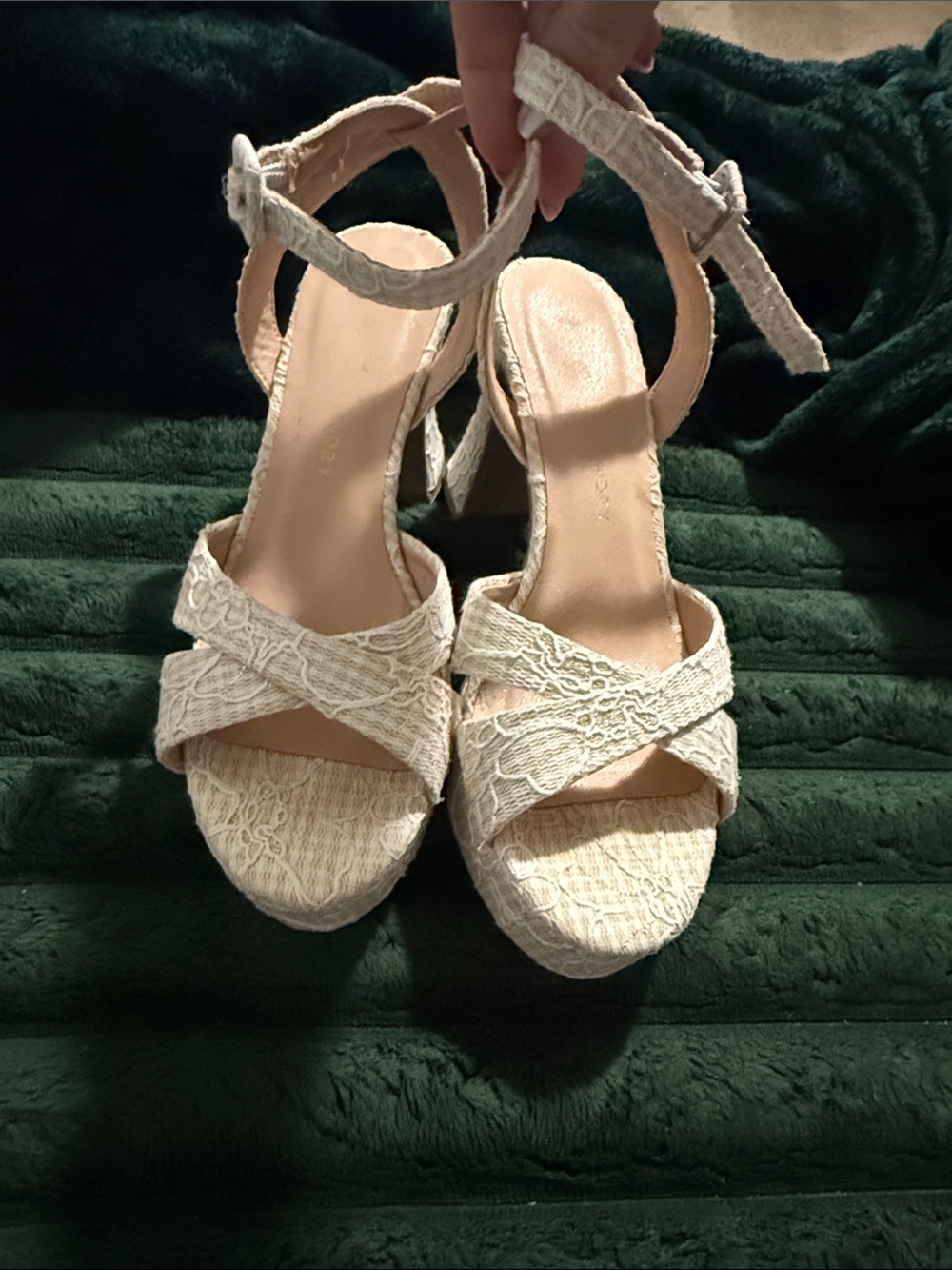 Chinese Laundry Women’s Lace Platform Sandals in Ivory Ankle Strap Heels - Picture 3 of 6